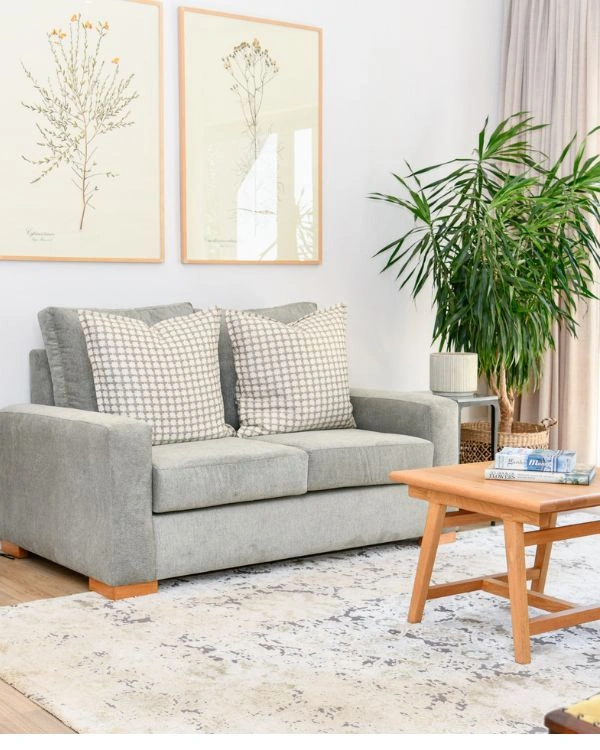 BALLYGOWAN
<small>Luxury 1 Bedroom Apartment
1 Bathroom
Standard From R1 980 000, Double window from R1 995 000</small>