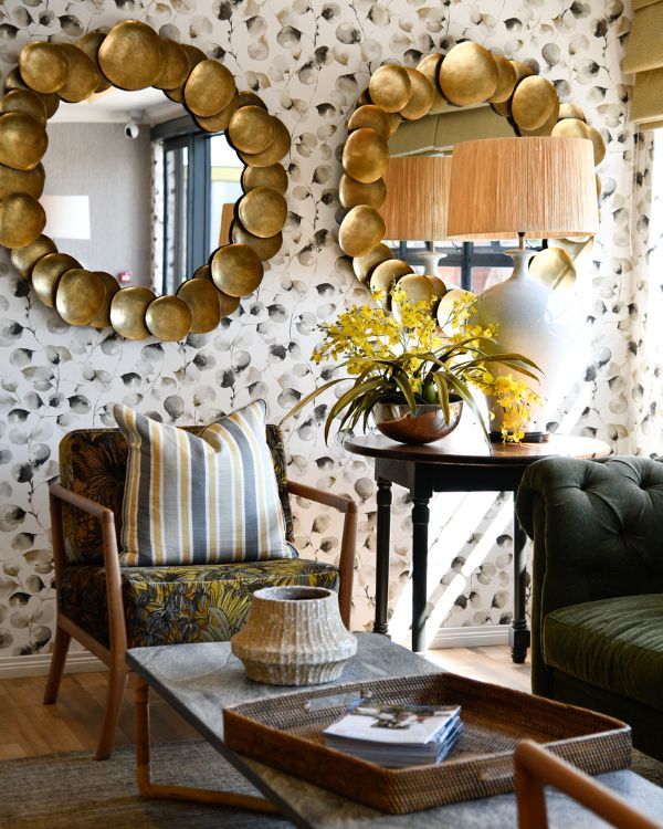 LIFE RIGHT
<small>Read More</small>